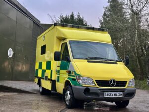 MERCEDES SPRINTER 2.7 5Cylinder - 4.6T - EXHIBITION UNIT - BOX AMBULANCE - ENGINE REPLACED @ 201K - WITH REAR DIFF LOCK! - AIR CONDITIONING
